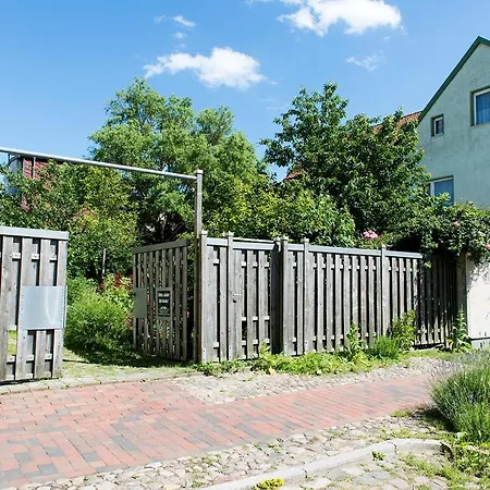 Alte Kino In - Gartenhaus Daire *