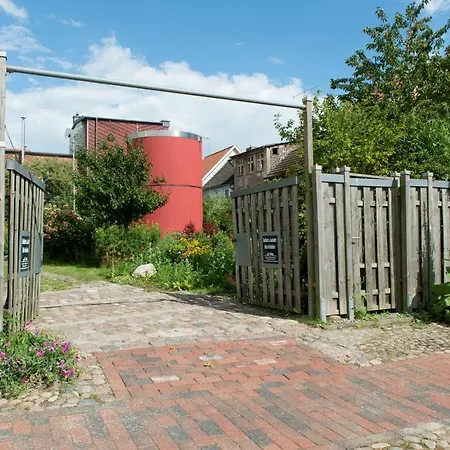 Alte Kino In - Gartenhaus Daire Barth